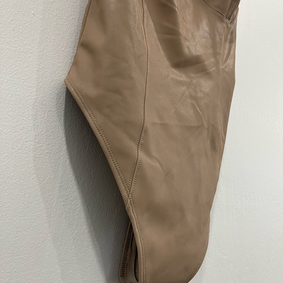 NWT Good American U-Neck Corset Faux Leather Taupe Bodysuit Sz 3/Large - Picture 5 of 12